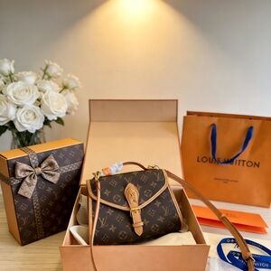 <AUTHENTIC>Louis Vuitton Diane Monogram Canvas Crossbody Bag